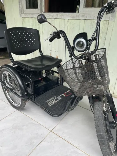 Triciclo elétrico 