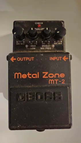 Boss metal zone pedal de distorção