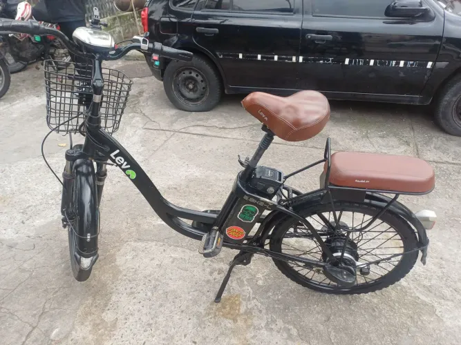 Bicicleta LEV elétrica e-bike aro 24, bateria ok e pneu solido na traseira. 