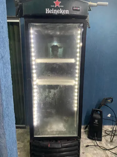 FREEZER EXPOSITOR PARA SEU BAR/LOJA. MUITO NOVO