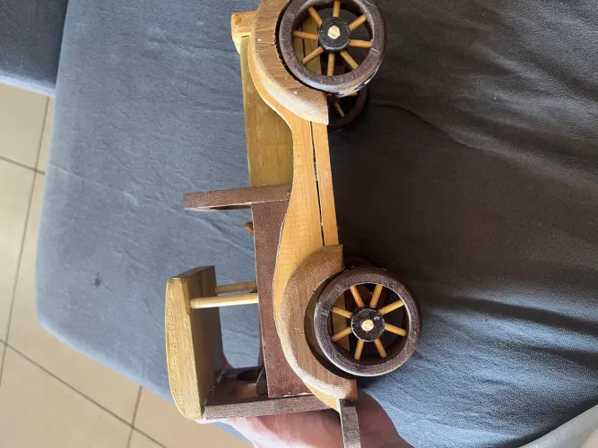 Vende-se Carrinhos Artesanal de madeira