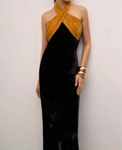 Vestido longo Iódice preto ? usado uma vez