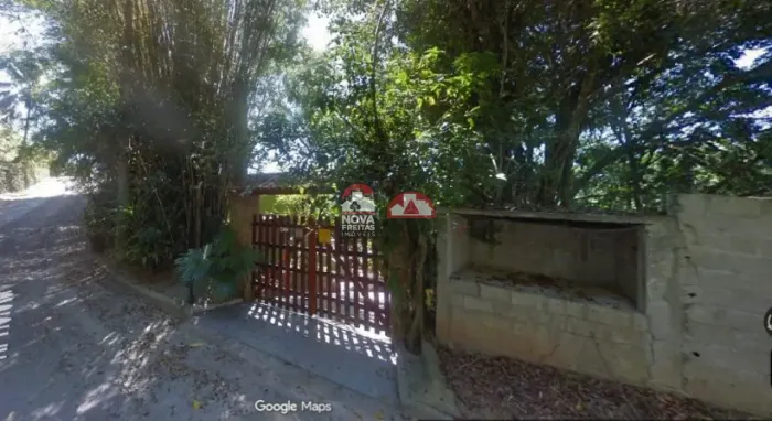 Casa residencial de alto padrão com acesso pela Rua Violeta e pelo mar (deck privativo).Sã