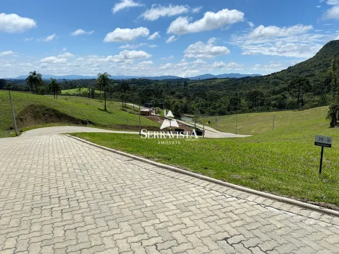 Terreno em cond. fechado em Campo Alegre-1.200 m2