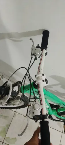 Vendo uma bicicleta vinking muito boa estado de nova
