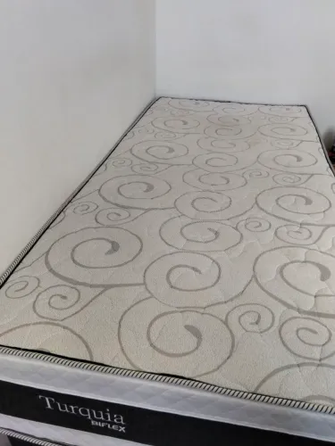 Cama box solteiro novíssima