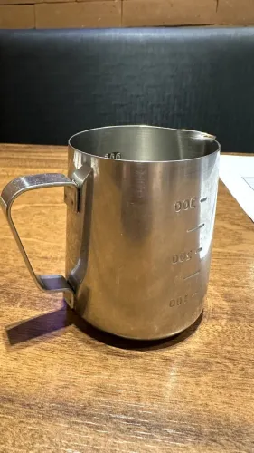 2 JARRAS DE AÇO INOX PARA ESPUMAR LEITE