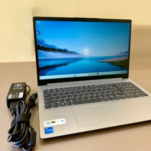 Notebook Lenovo i5 de 12 geração