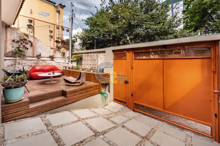 Casa para alugar na Pompéia, 4 suítes, 220 m², 2 vagas