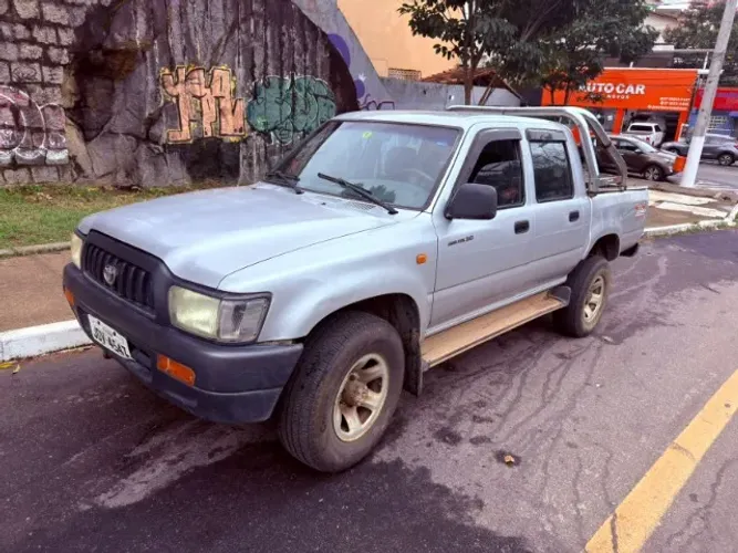Toyota Hilux CD DX 4X4 3.0 8V 90cv Diesel 2004