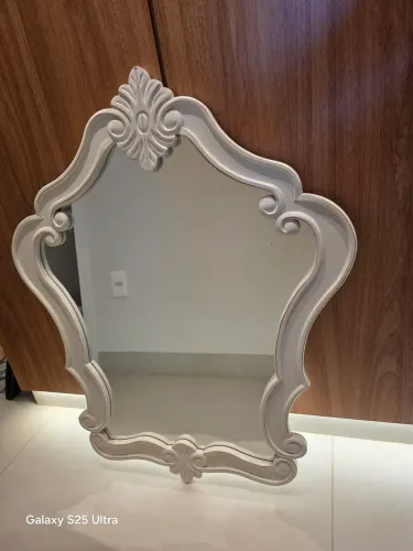 Espelho colonial / provençal moldura branca  belíssimo