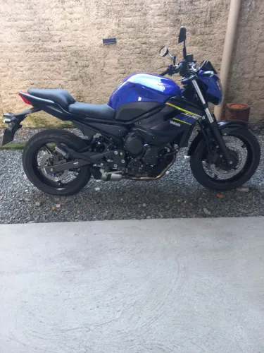 Vende -se XJ6 N ABS 2019