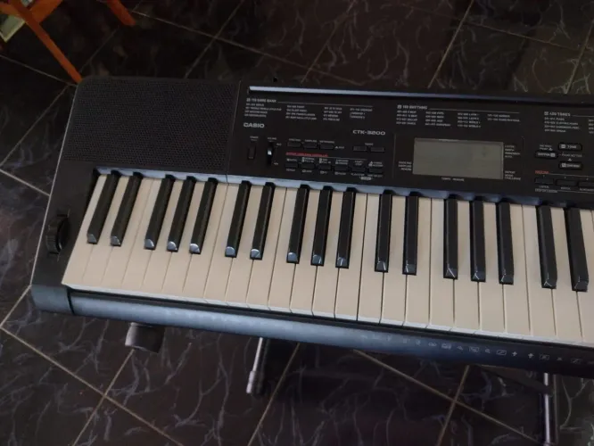 Teclado Casio CTK3200