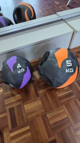 Medicine Ball Wall Ball 5 kg Liveup emborrachado profissional Nova