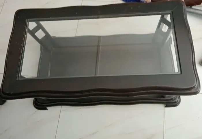 Mesa de Centro em Madeira com Tampo de Vidro