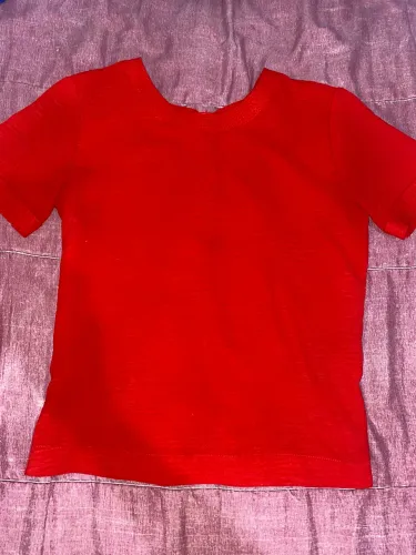 Vende-se ou troco roupas semi novas e usadas
