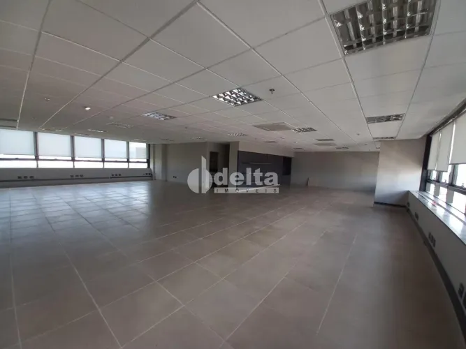 Loja disponível para locação no bairro Morada da Colina em Uberlândia-MG.