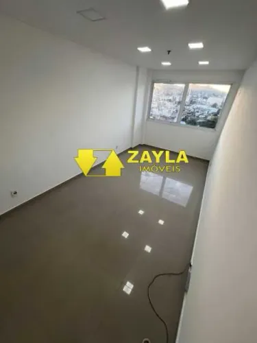 EXCELENTE SALA COMERCIAL EM PILARES.