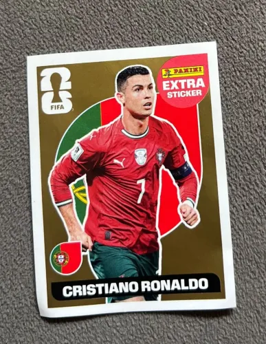 FIGURINHA DOURADA CR7