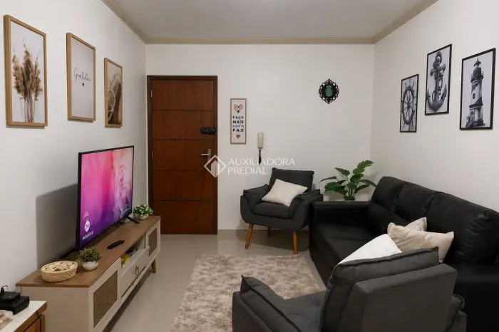 Apartamento Mobiliado para Locação Anual nos Ingleses - 2 Quartos a 7 Minutos da Praia