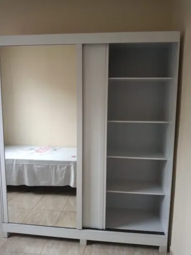 Vende-se guarda roupa 1.200 ou 6x de 220