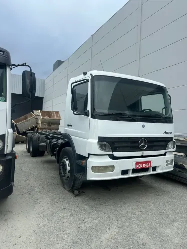 Caminhão Mercedes Benz ATEGO 2425