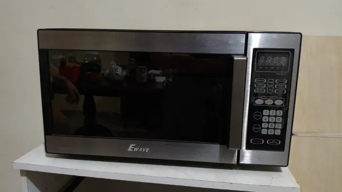 Micro-ondas Ewave 31 litros - Excelente estado de conservação