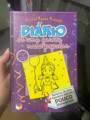 Livro Diário de uma Garota nada Popular