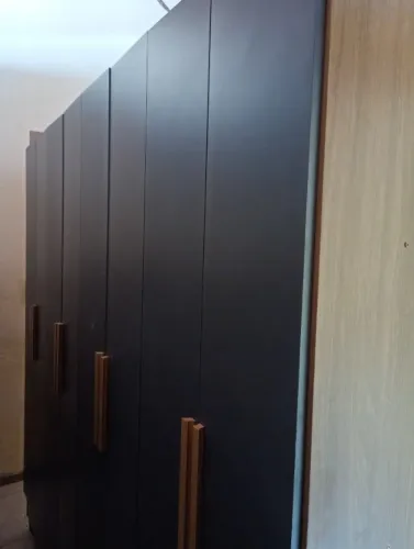 Guarda roupa de 8 portas 