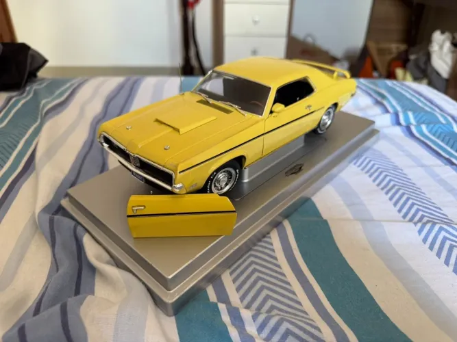 Miniatura Mercury Cougar Eliminator 1969 1:18 ERTL