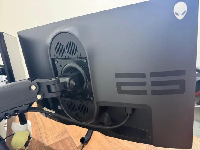 Monitor alienware 240hz