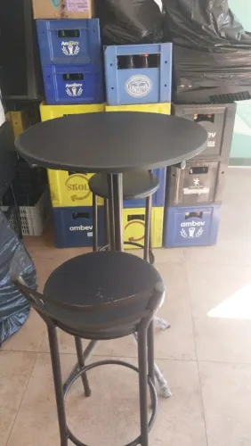 Mesa e cadeira