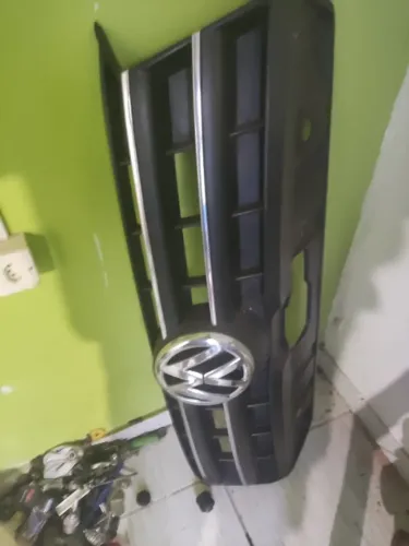 vendo grade (tela) com emblema amarok original impecável