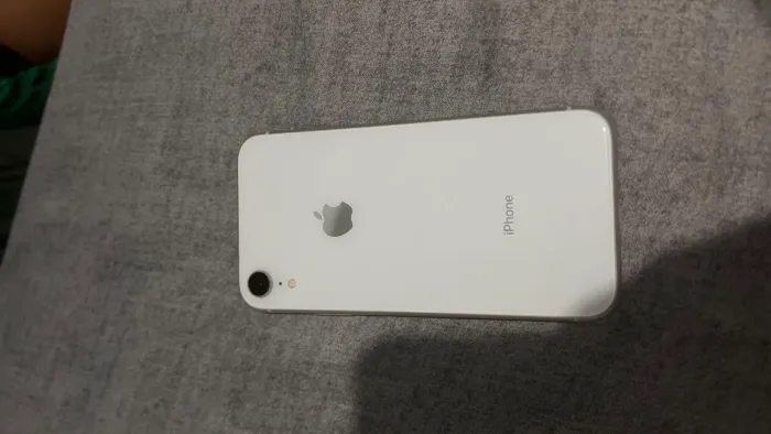 iPhone XR 64-GB