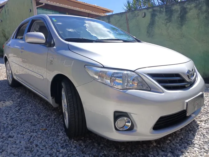 Toyota Corolla GLI 1.8 Flex 16V Aut. 2012
