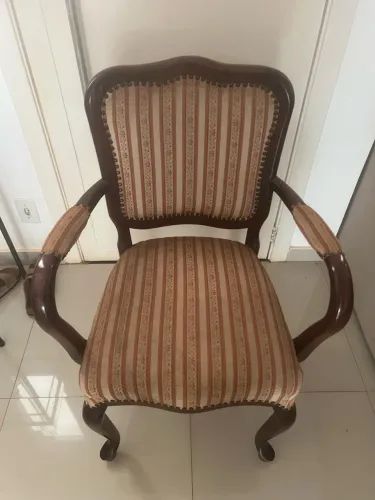 POLTRONA CLÁSSICA À VENDA
