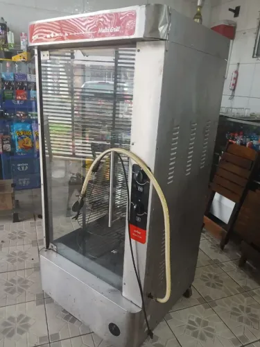 Máquina de assar frango e carnes
