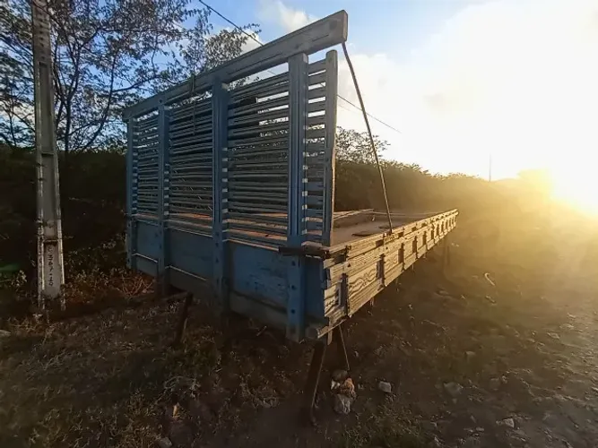 CARROCERIA PARA CAMINHÃO TRUCADO