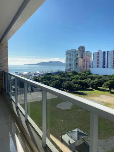 Apartamento - 3 dormitórios - 3 Suítes - localizado em Itapema / Meia Praia REF: DW650041