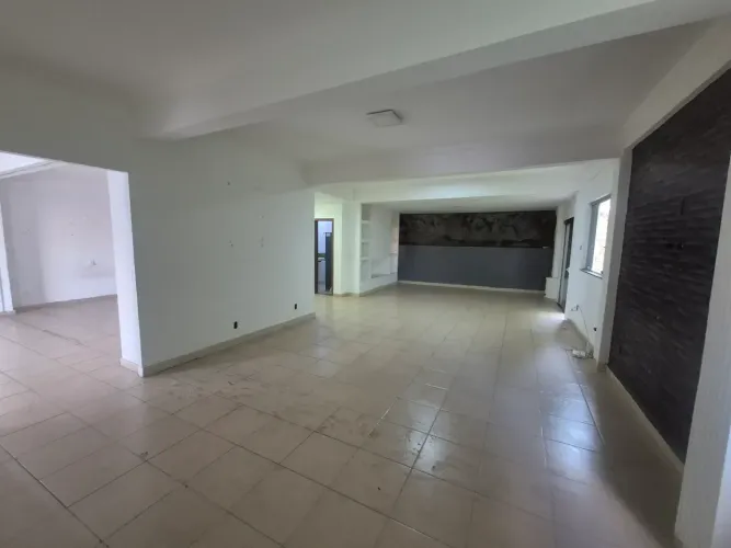SANTA INES ANA LÚCIA SALÃO COMERCIAL DE 150 m² COM VARANDA