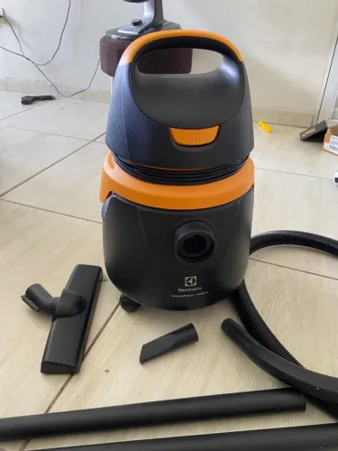 Aspirador de pó e água ELETROLUX acquapower 1400w