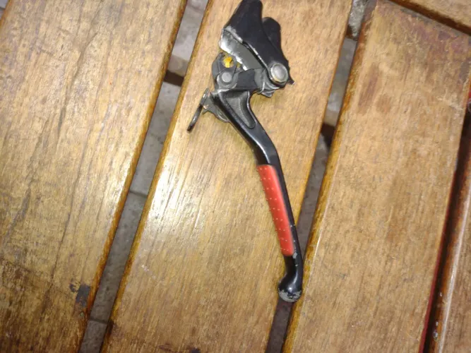 ? Manete de Freio / Embreagem para Moto | Para Peças ou Reparo ? R$ 15,00