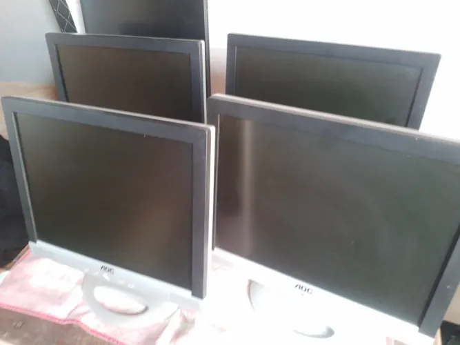 VENDO 02- MONITOR AOC 15 POLEGADAS..LEIA!
