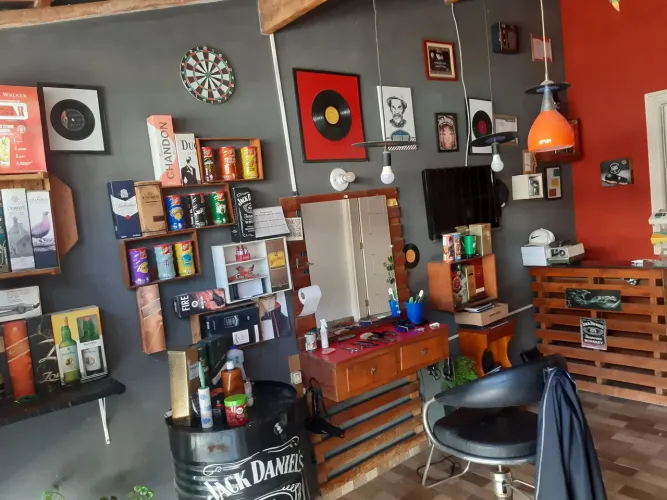 Vendo barbearia  completa(os intens)2300,00