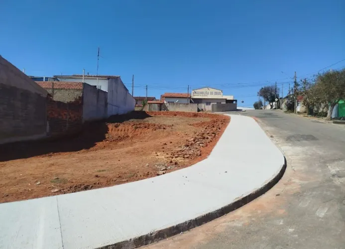 Terreno de esquina, ponto comercial 490mtr a venda ou troco por carro,moto, caminhão,caret