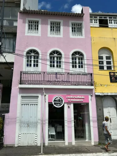 Oportunidade de um prédio no centro histórico na praça cruz caída.