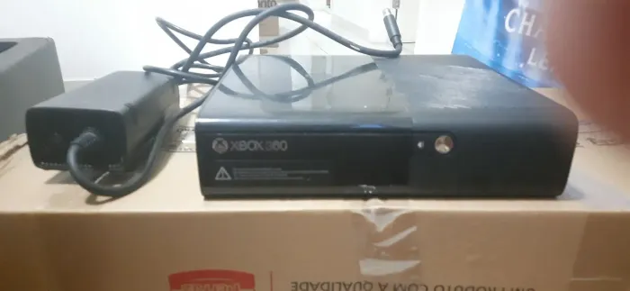 Xbox 360 usado com luz vermelha