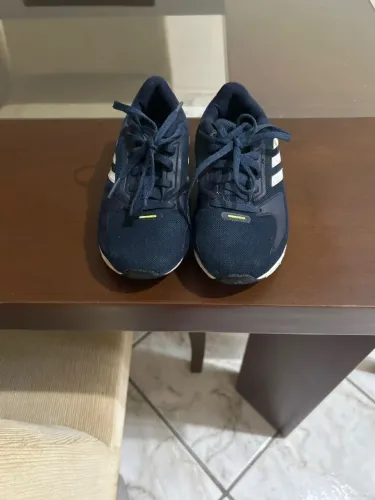 Tênis adidas tamanho 28 perfeito estado