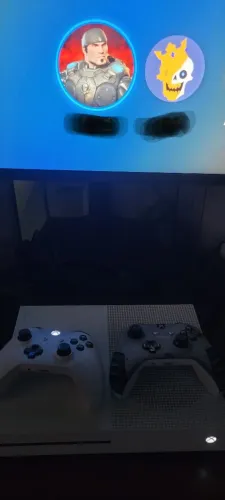 Console Xbox One S com 2 controles (vídeo game)