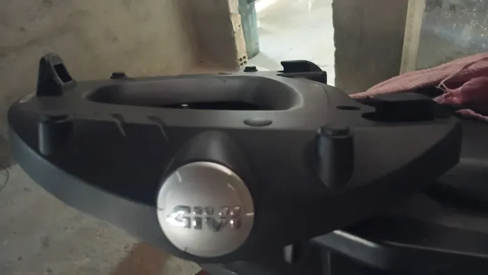 Vendo suporte bau givi